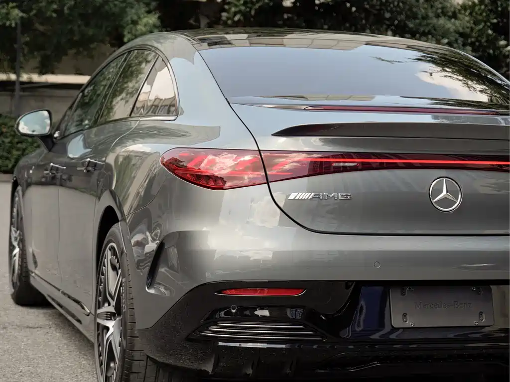 Mercedes-Benz EQE AMG — миниатюра 8
