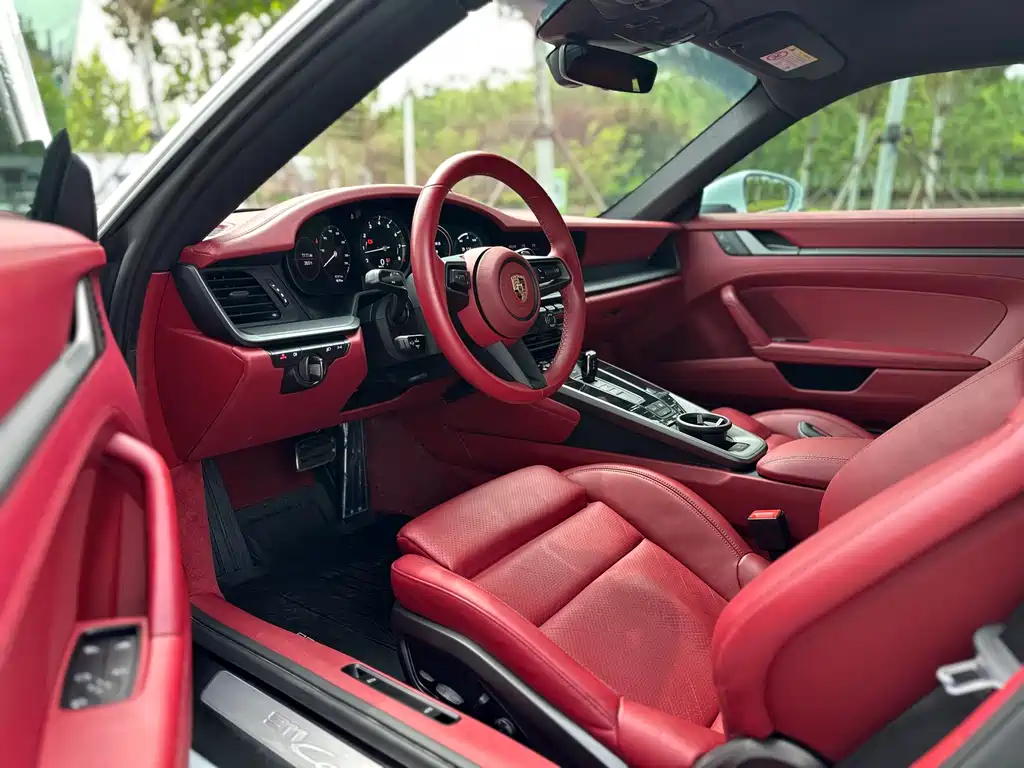 PORSCHE 911