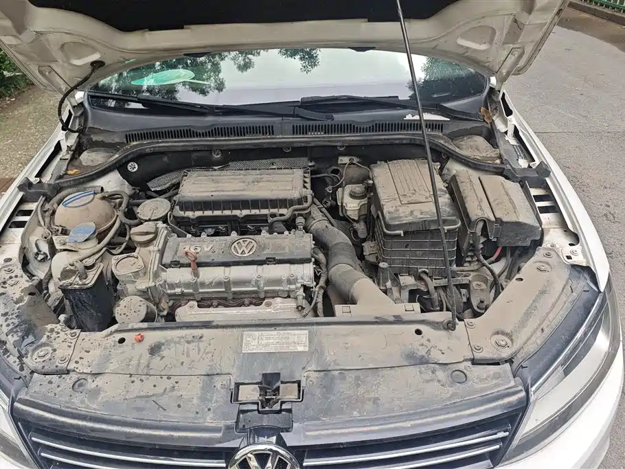 Volkswagen Sagitar 2014 1.6L AT Comfort