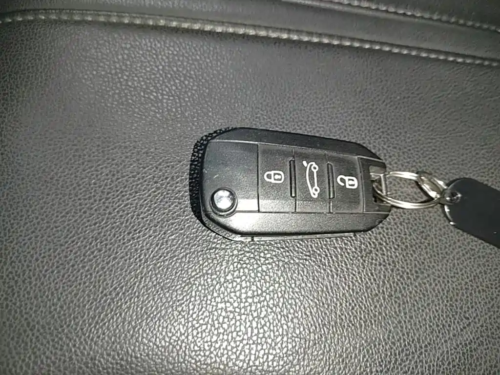 Peugeot 408 2015 1.2T AT Luxury