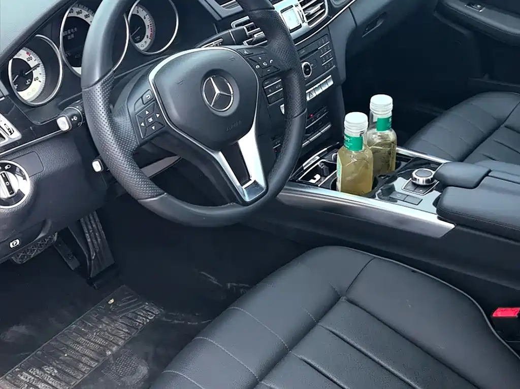Mercedes-Benz E-Class — миниатюра 7
