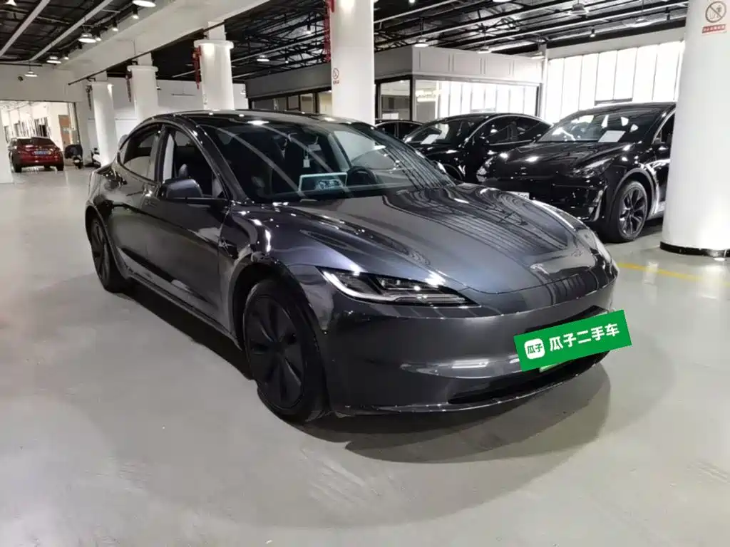 Tesla Model 3 — миниатюра 4