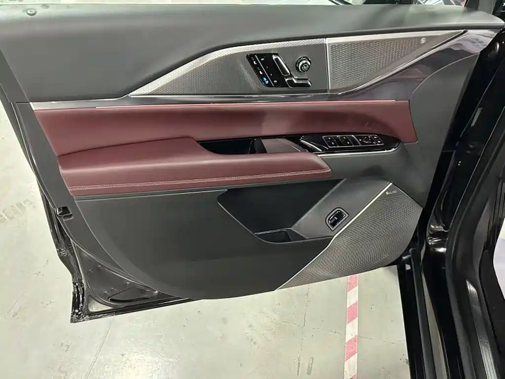 Cadillac XT5 — миниатюра 19