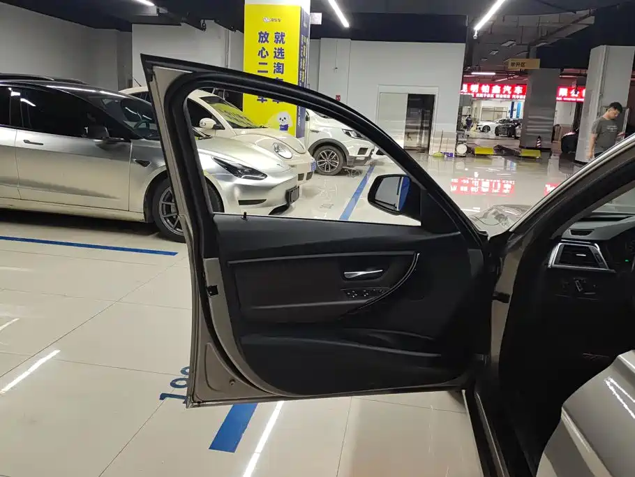 BMW 3 Series — миниатюра 7