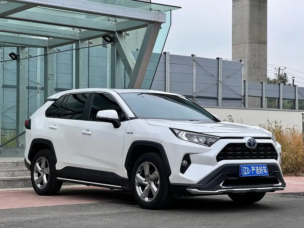 Toyota RAV4 — миниатюра 3