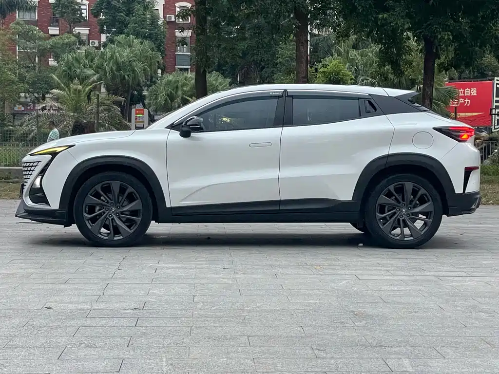 CHANGAN UNI T