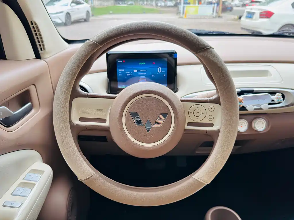 Wuling MINIEV — миниатюра 8