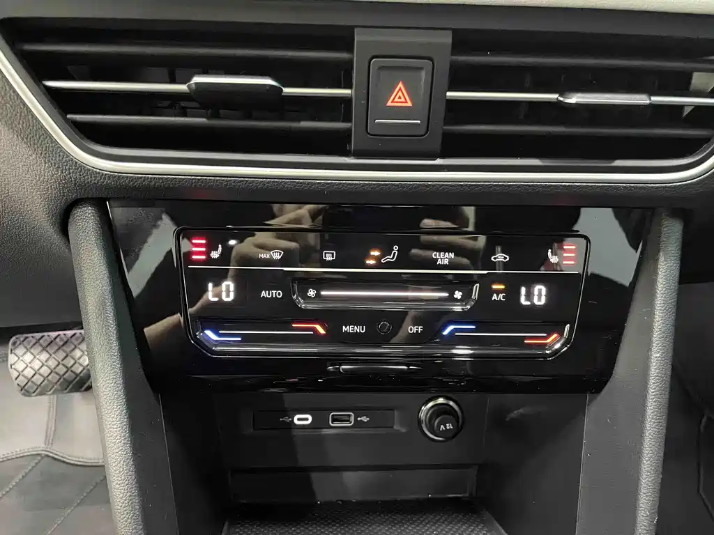 Volkswagen Tiguan L 2023 — фото 12