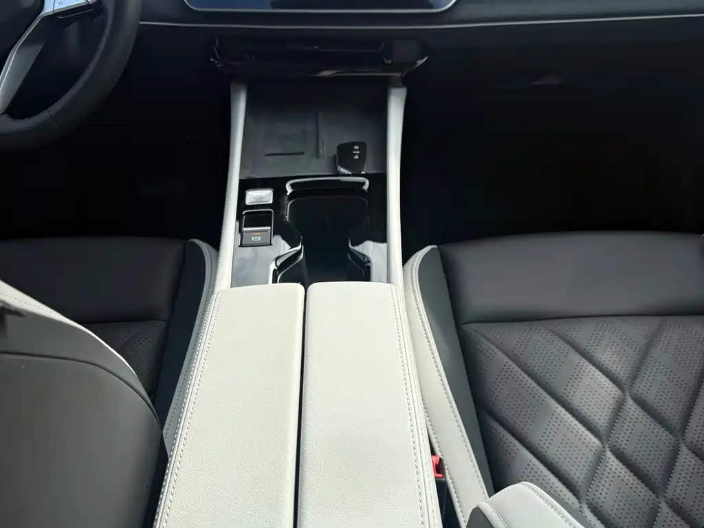 Volkswagen Sagitar — миниатюра 12