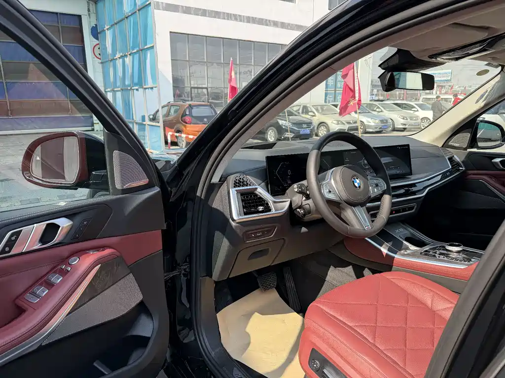 BMW X5 2025 xDrive 30Li Premium M Sport