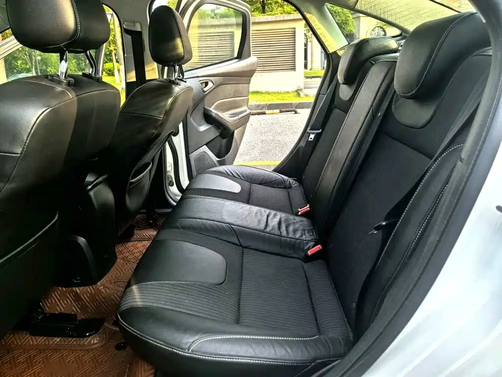 Ford Focus — миниатюра 14