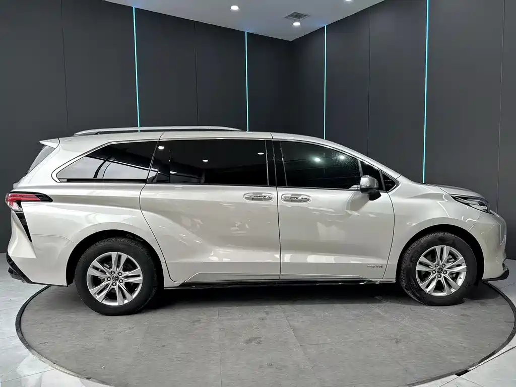 Toyota Sienna 2021 2.5L