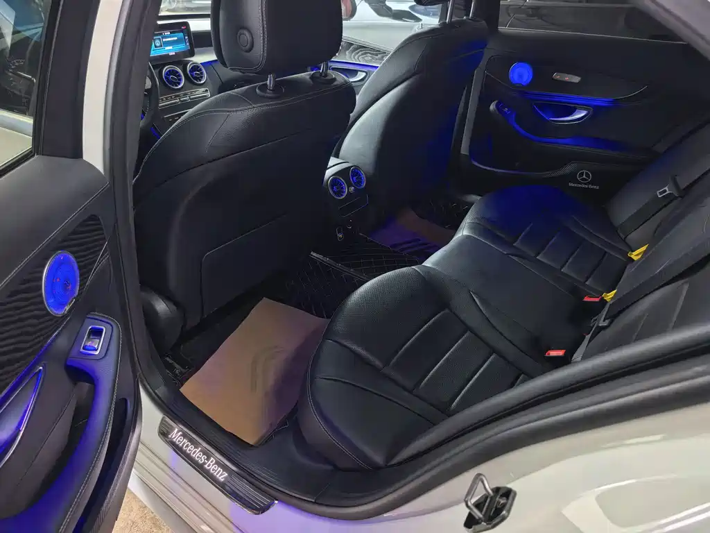 Mercedes-Benz C-Class — миниатюра 11