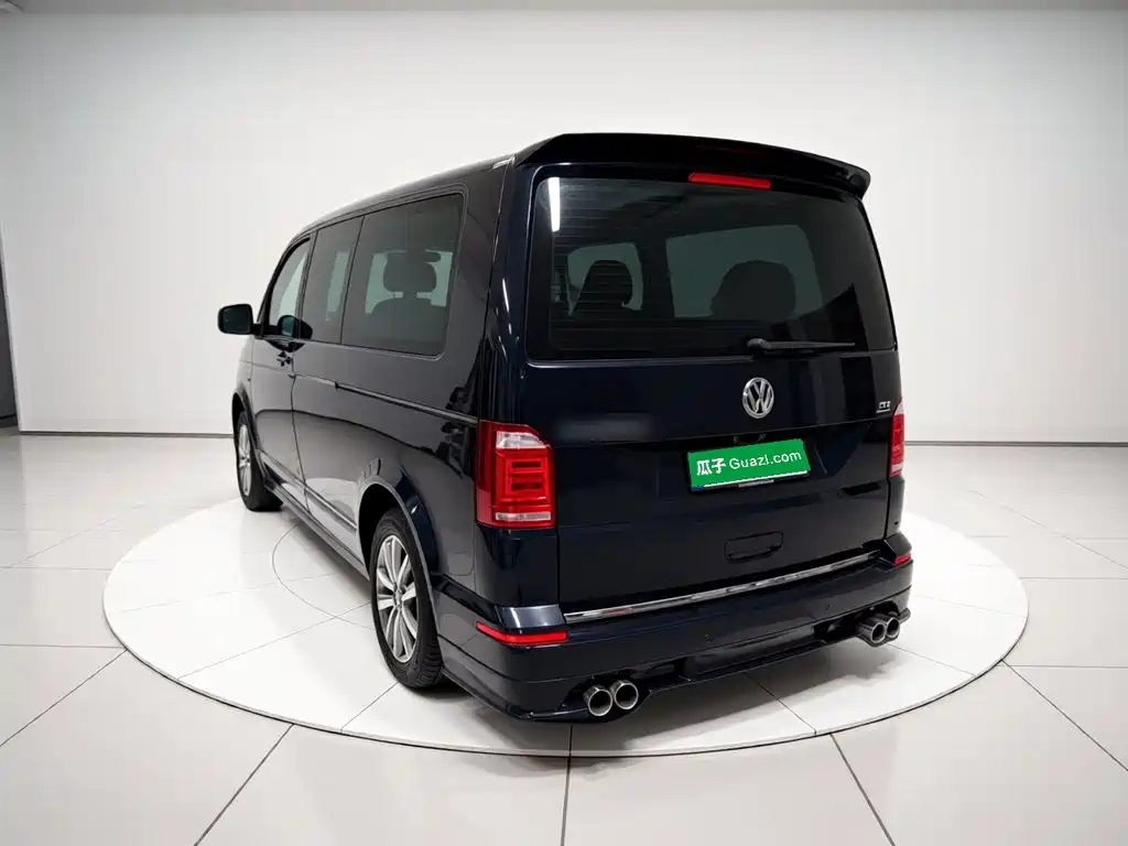Volkswagen Caravelle 2017 2.0TSI Comfort 7 мест