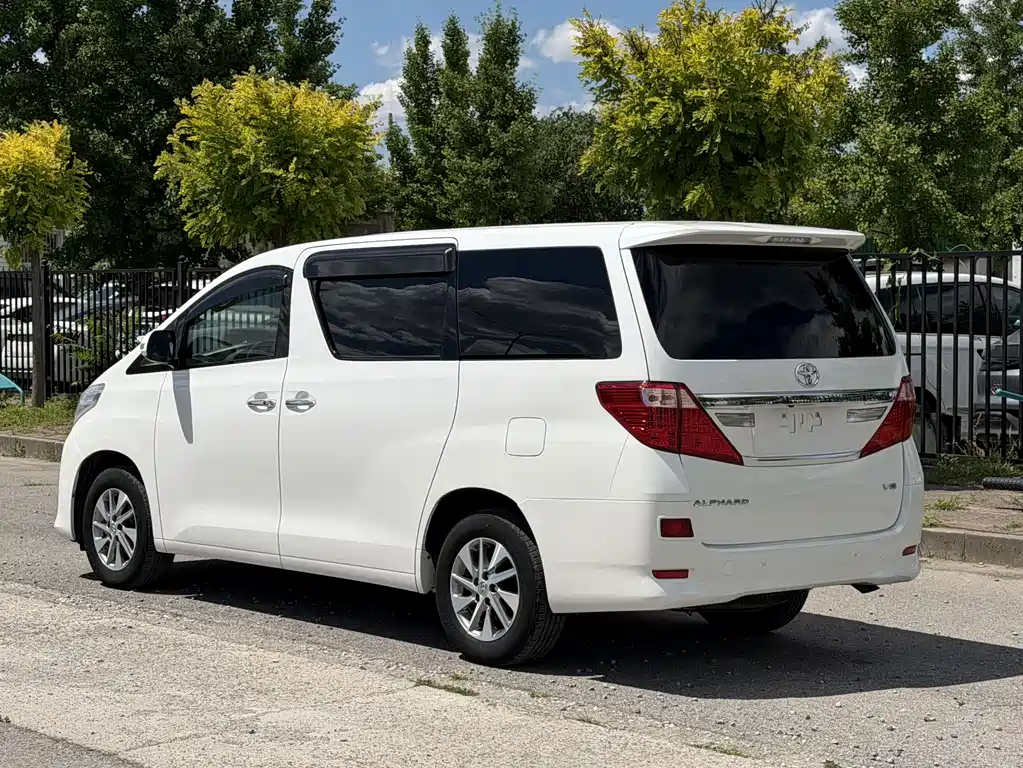 Toyota Alphard 2012 3.5L Luxury