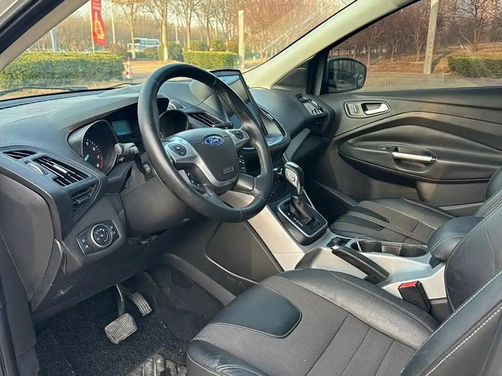 Ford Kuga — миниатюра 8