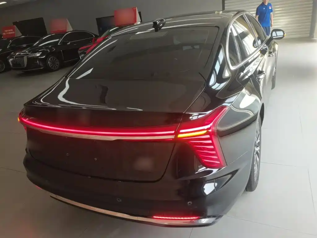 Hongqi H5 2025 2.0T AT