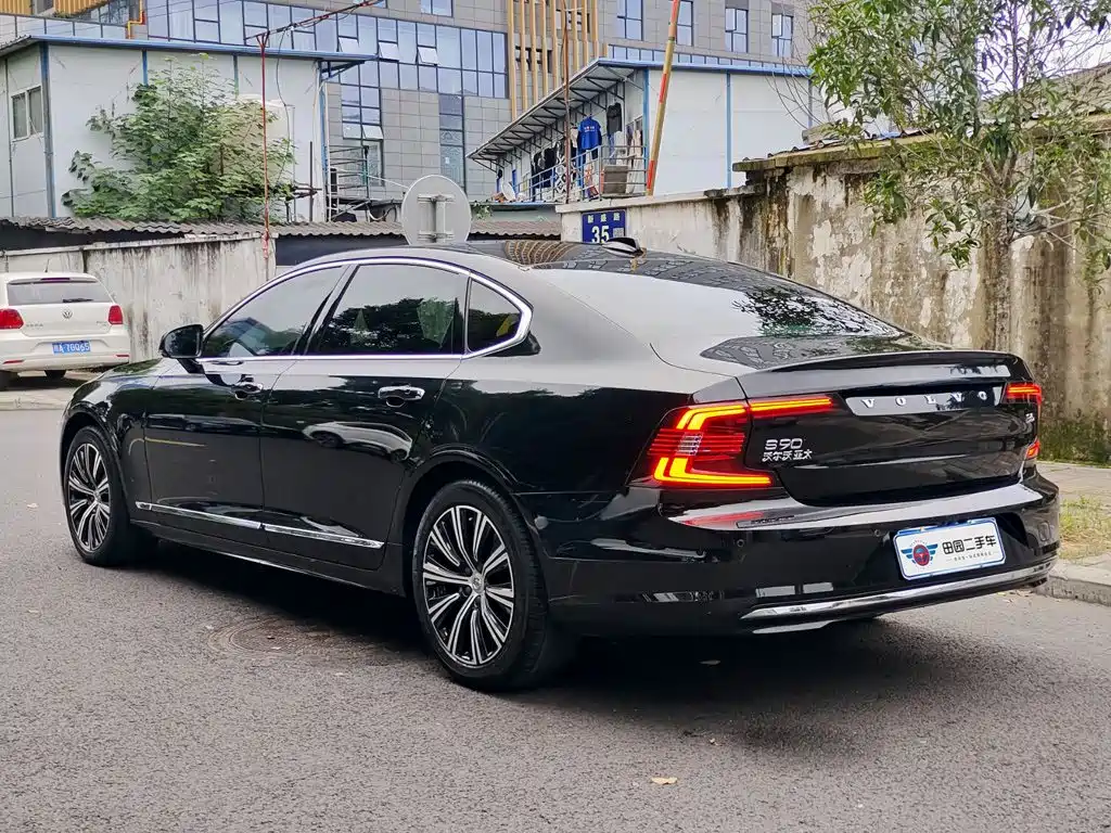 Volvo S90 — миниатюра 4