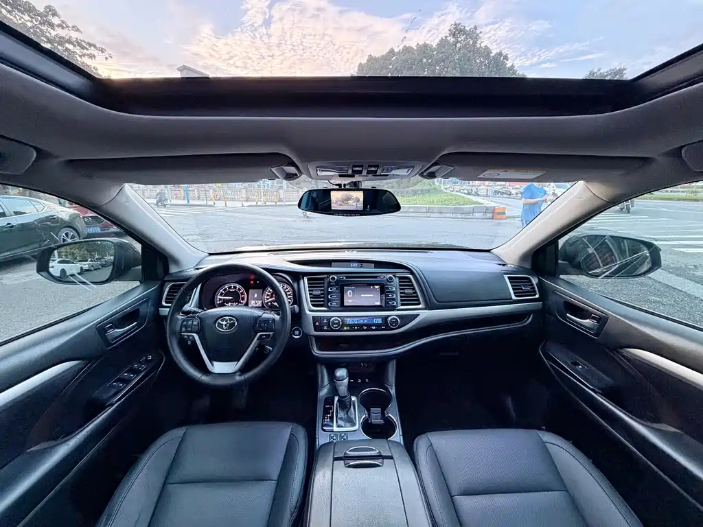 Toyota Highlander — миниатюра 10