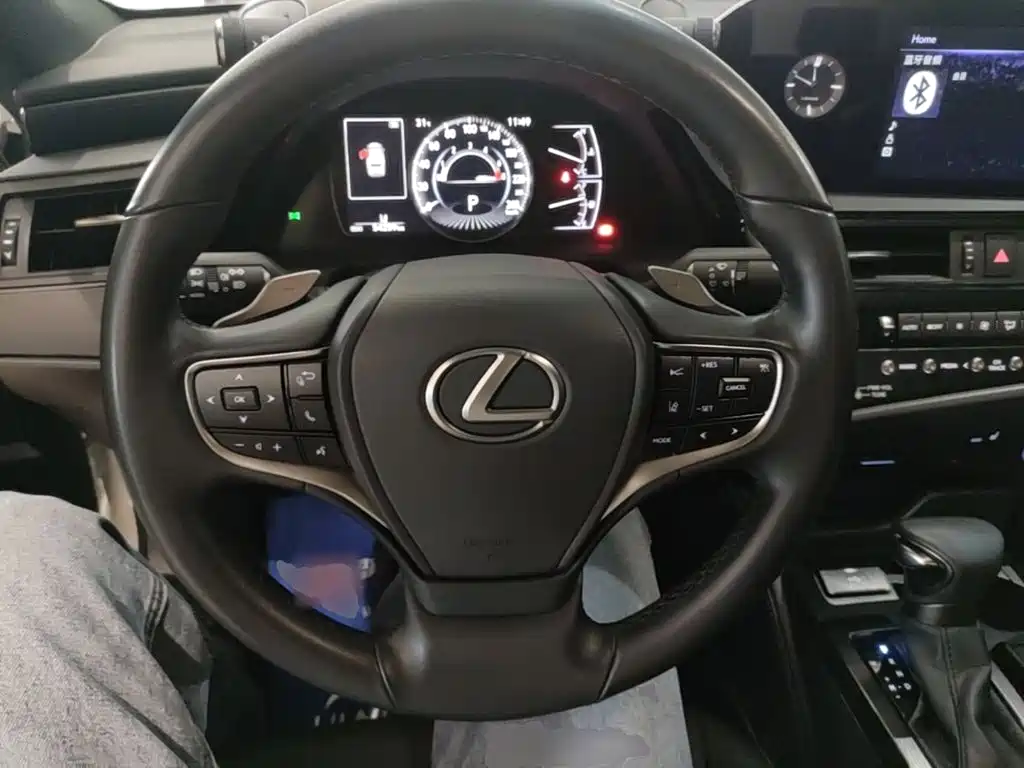 Lexus ES — миниатюра 11