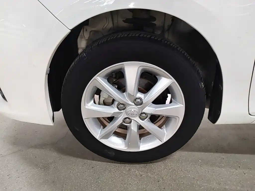 Toyota Yaris L — миниатюра 23