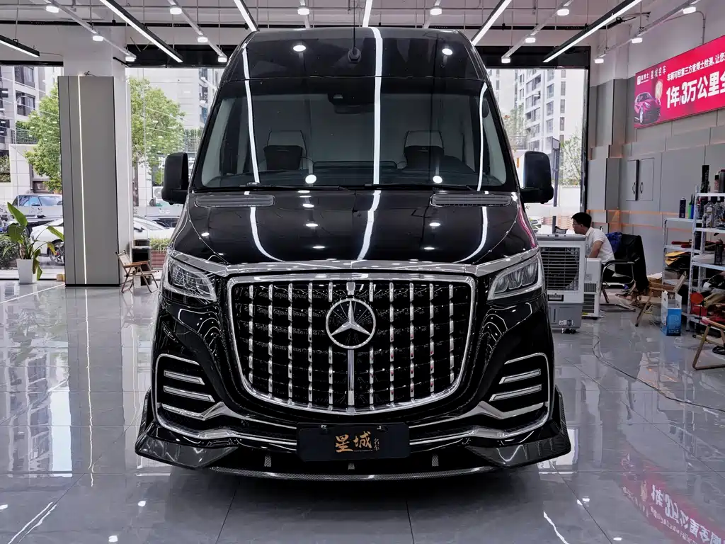 Mercedes-Benz Sprinter 2024