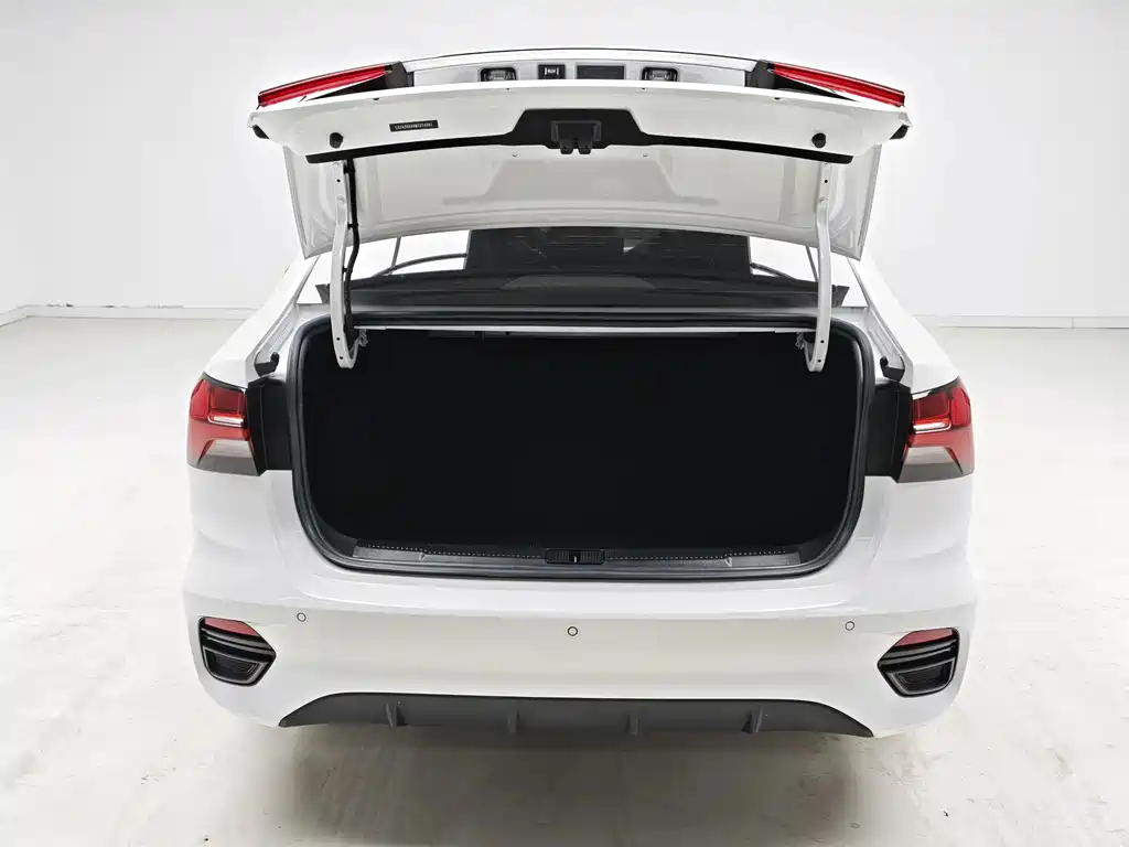 Roewe i5 — миниатюра 12