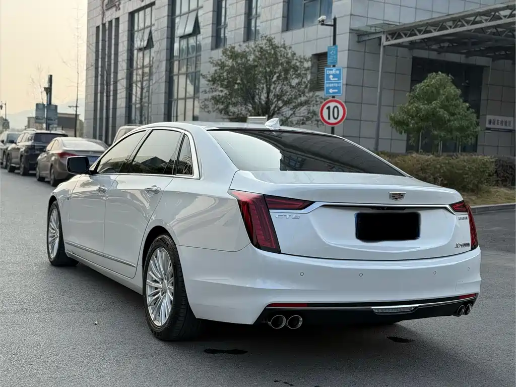 CADILLAC CT6