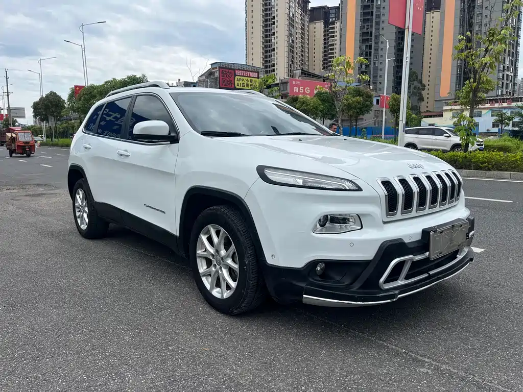 Jeep Cherokee 2.0L Superior Edition, фото 2