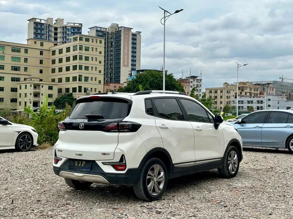 CHANGAN CS15