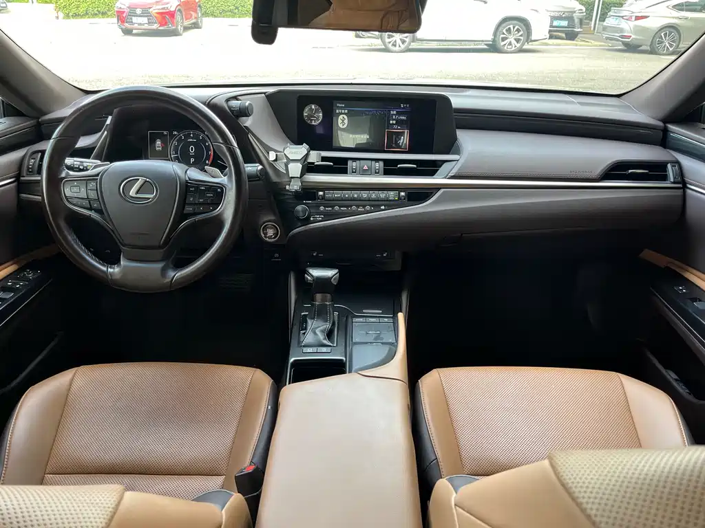 Lexus ES — миниатюра 13