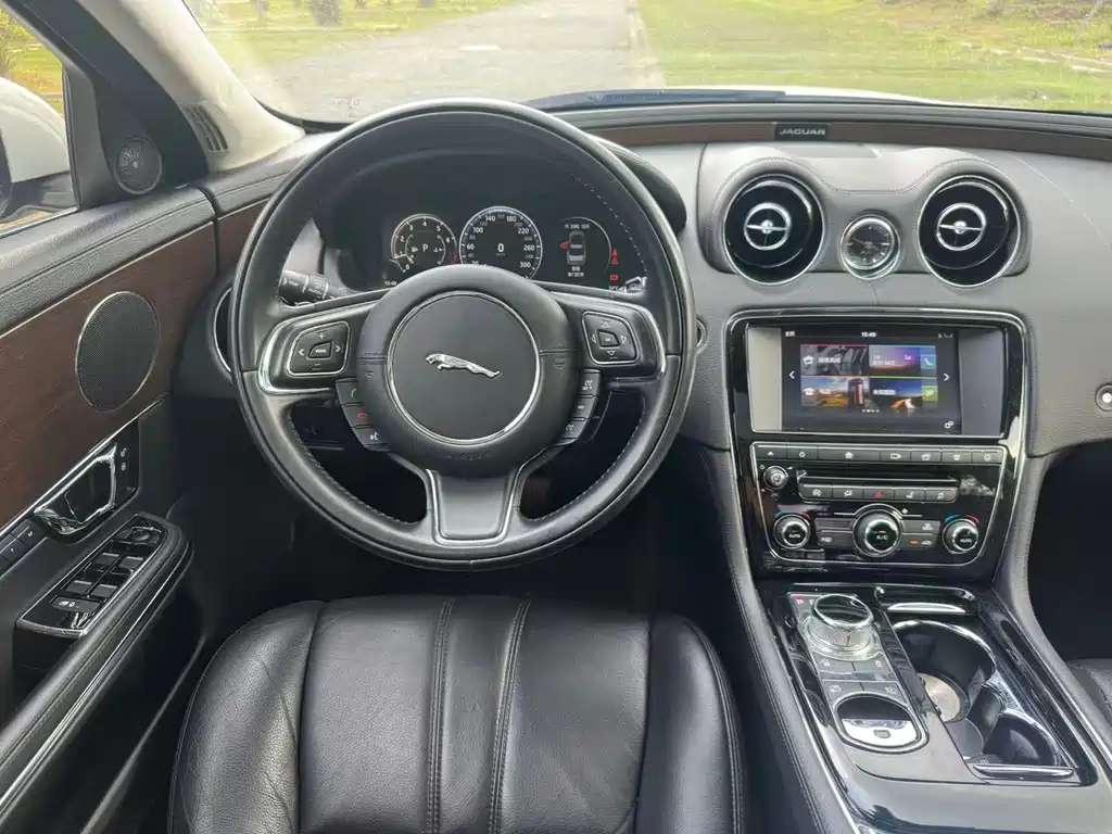 Jaguar XJ 2016 XJL 2.0T Elegant