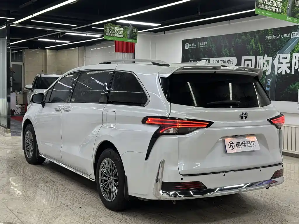 TOYOTA SIENNA