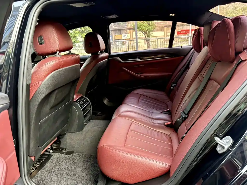 BMW 5 Series — миниатюра 5