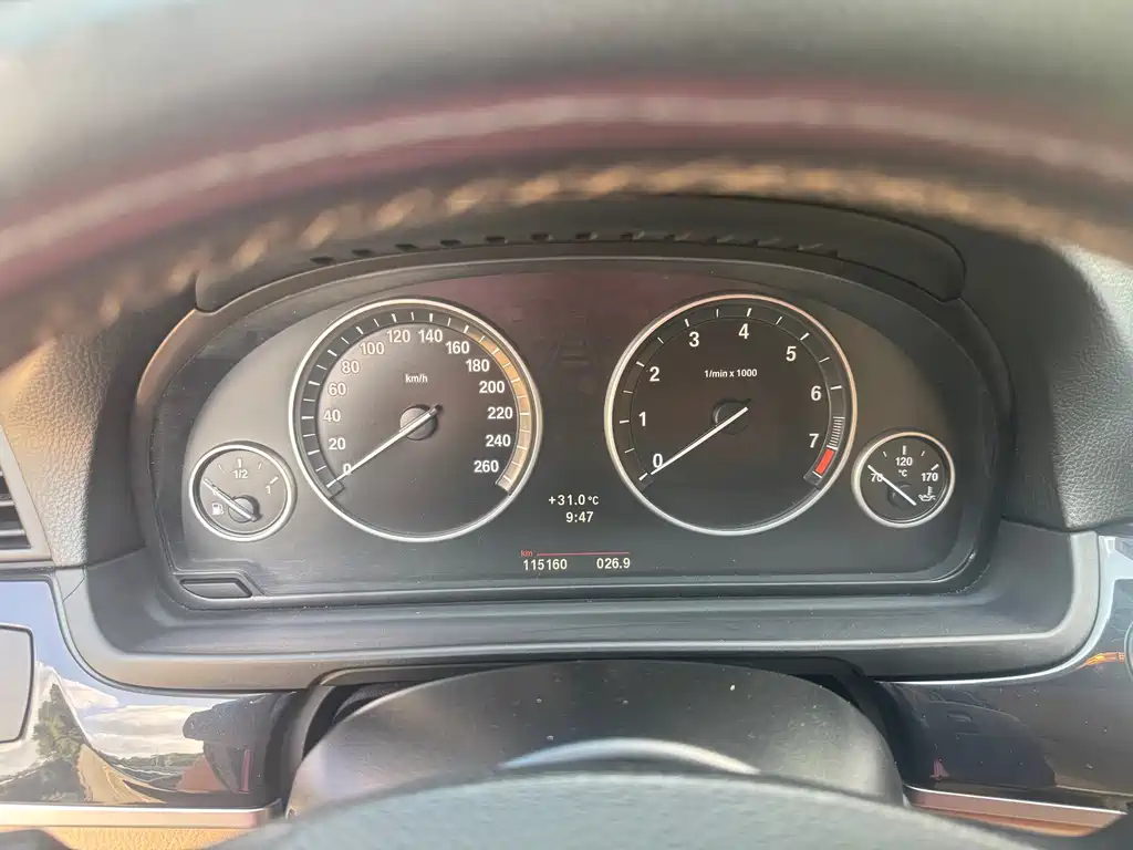 BMW 5 Series — миниатюра 8