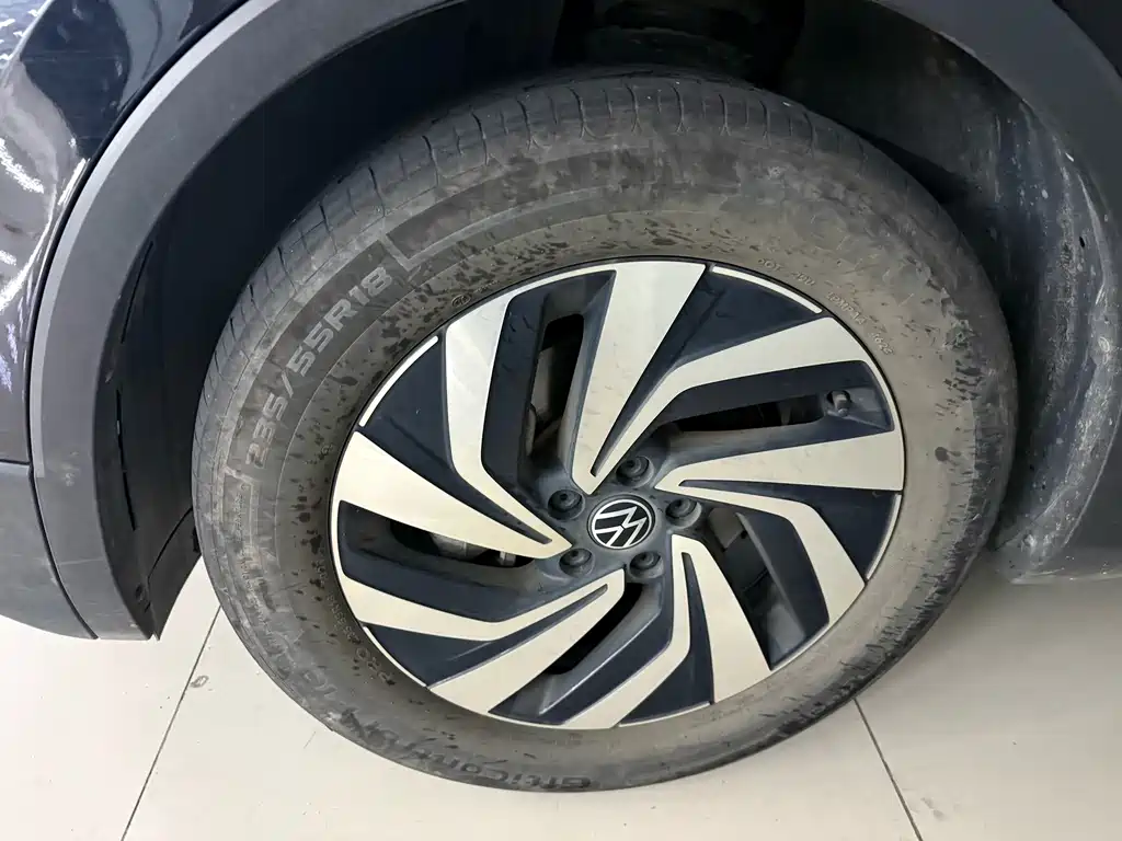 Volkswagen Tiguan L — миниатюра 14