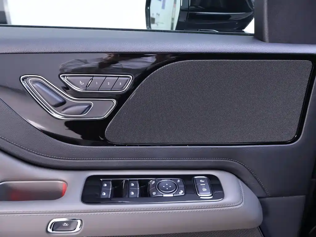 Lincoln Aviator — фотографии объявления, Фото 18