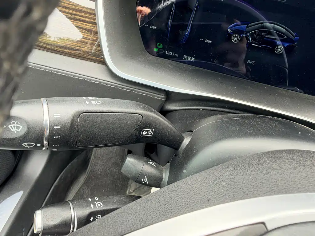 Tesla Model S — миниатюра 10