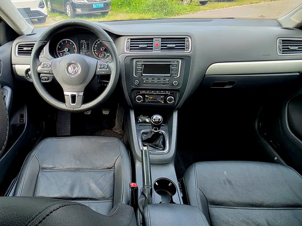 Volkswagen Sagitar 2014 1.4TSI MT Luxury