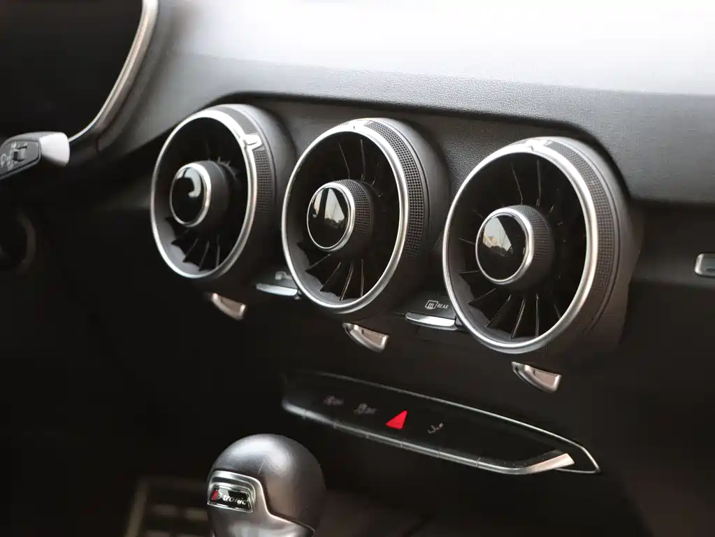 Audi TT TT Coupe 45 TFSI, фото 16