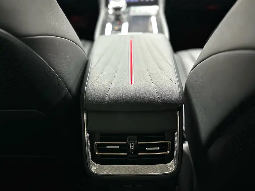 Hongqi Hongqi H5 — миниатюра 13