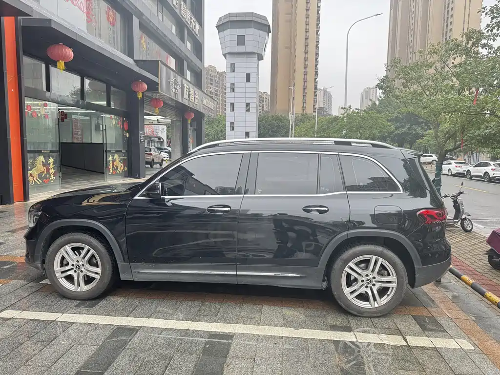 Mercedes-Benz GLB — миниатюра 6