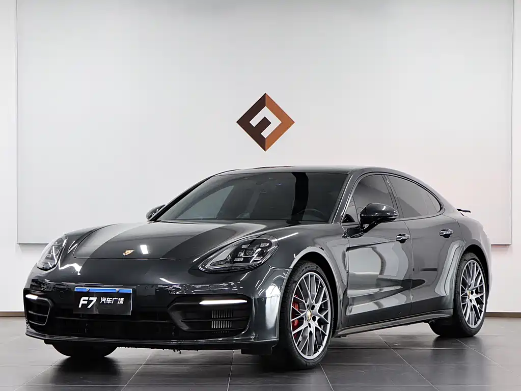 Porsche Panamera 2023