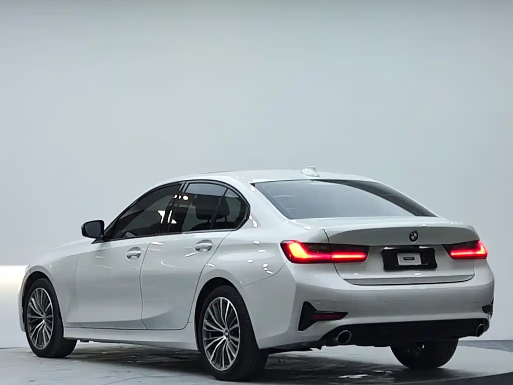 BMW 3 Series 3 2022 320i Sport