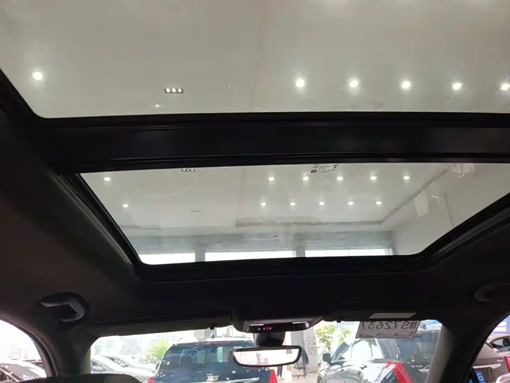 Cadillac XT6 — миниатюра 18