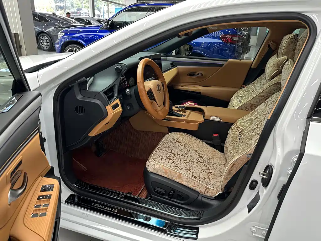 Lexus ES — миниатюра 8
