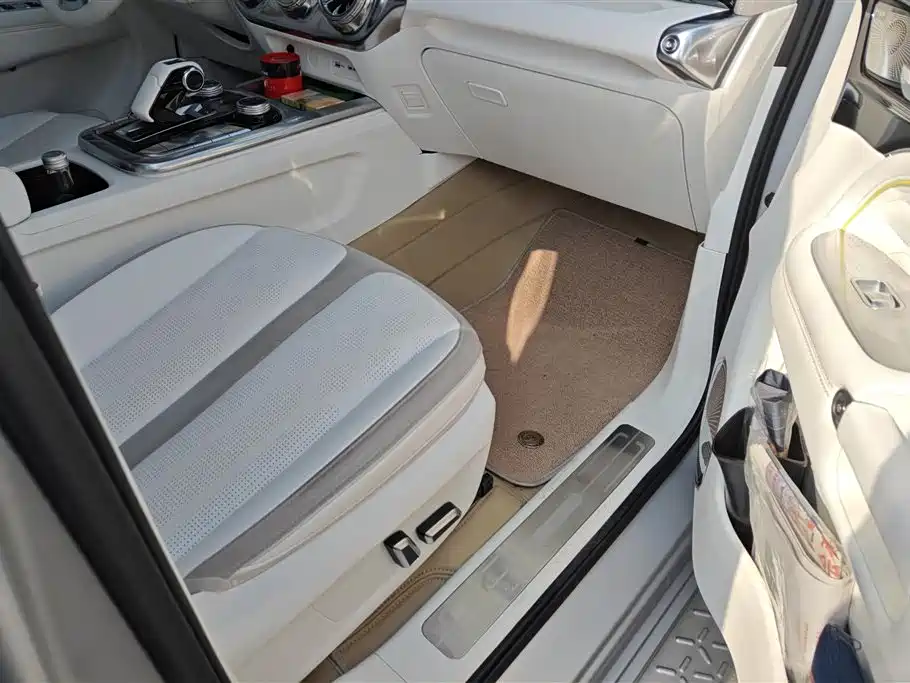 TANK CO CREATION TANK 300