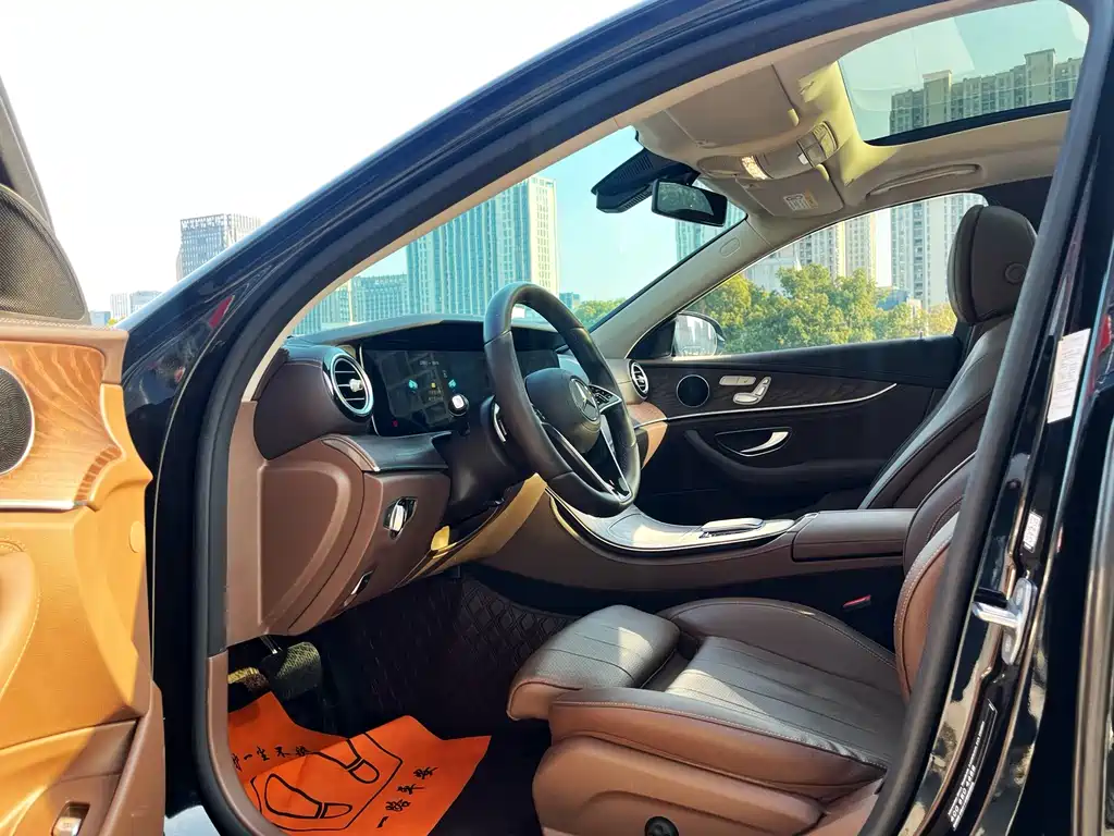 MERCEDES-BENZ E CLASS