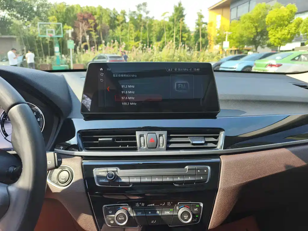 BMW X1 2022 sDrive25Li Lead