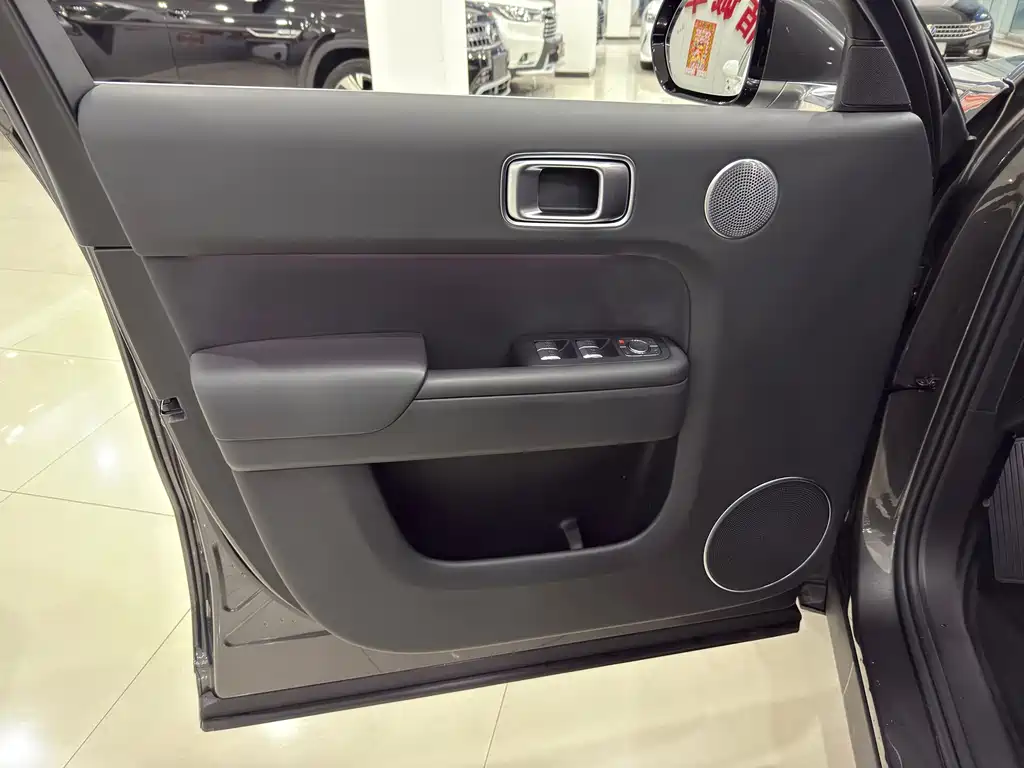 Li Auto Li L8 — миниатюра 13